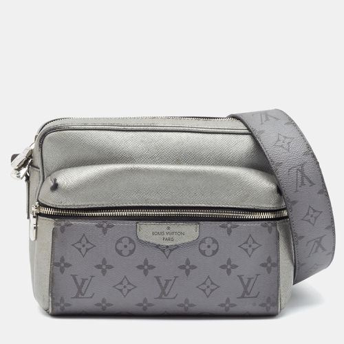 Gunmetal Taigarama Canvas and Leather Outdoor Messenger Bag - Louis Vuitton - Modalova