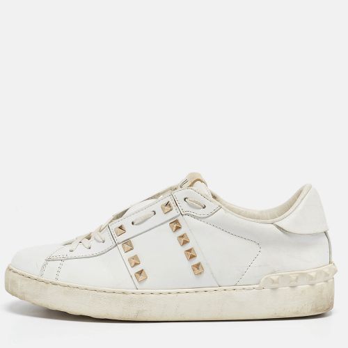 Leather Rockstud Lace Up Sneakers Size 40.5 - Valentino - Modalova