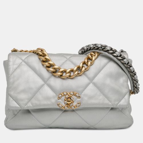 Large Metallic Lambskin 19 Flap Bag - Chanel - Modalova