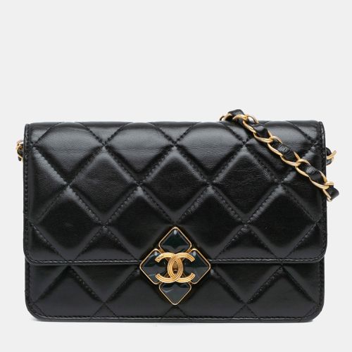 Quilted Lambskin Diamond Lock Wallet on Chain - Chanel - Modalova