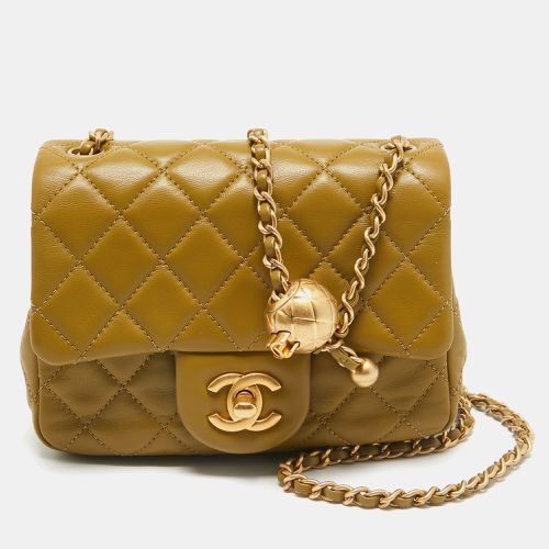 Olive Quilted Leather Mini Classic Flap Bag - Chanel - Modalova