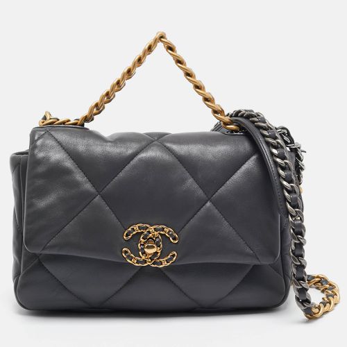 Quilted Leather Medium 19 Flap Bag - Chanel - Modalova