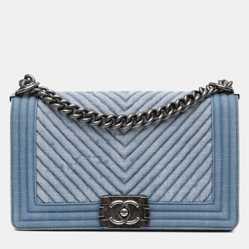 Medium Denim Chevron Boy Flap - Chanel - Modalova