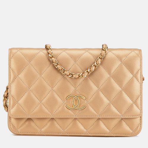 CC Quilted Lambskin Coin Charm Wallet on Chain - Chanel - Modalova