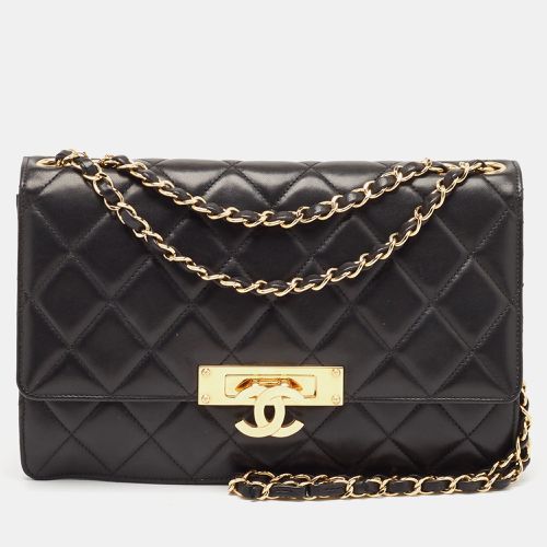 Quilted Leather Medium Golden Classic Flap Bag - Chanel - Modalova