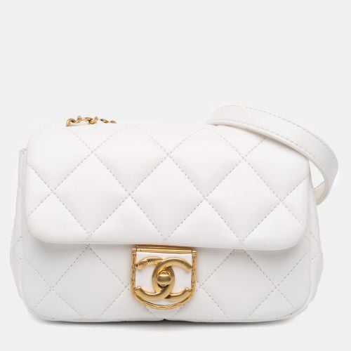 Mini Quilted Lambskin Messenger Flap - Chanel - Modalova