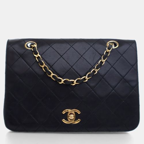 Lambskin Vintage Small Full Flap Bag - Chanel - Modalova