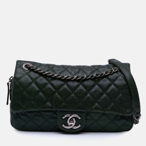Medium Quilted Iridescent Caviar Easy Flap - Chanel - Modalova