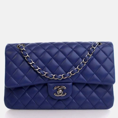 Classic Double Flap Medium Lambskin Shoulder Bag - Chanel - Modalova