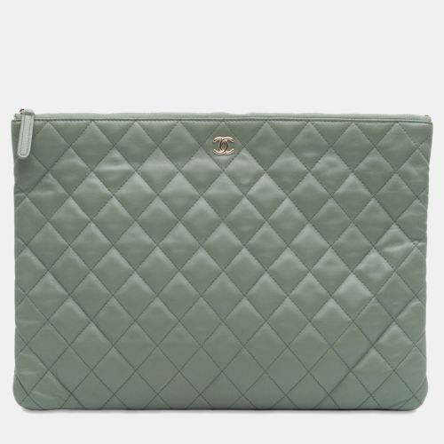 Large Quilted Lambskin O Case Clutch - Chanel - Modalova