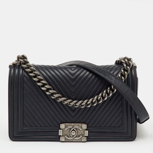 Chevron Leather Medium Boy Flap Bag - Chanel - Modalova