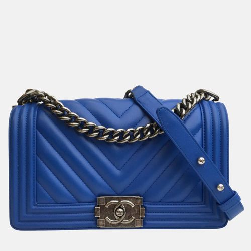 Leather Medium Boy Shoulder Bag - Chanel - Modalova