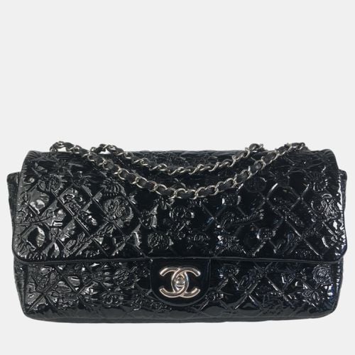 Patent Vinyl Embossed Lucky Symbols Jumbo Single Flap Bag - Chanel - Modalova