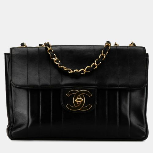 Vertical Quilted Leather Jumbo Classic Flap Shoulder Bag - Chanel - Modalova