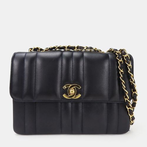 Vertical Quilted Caviar Flap Bag - Chanel - Modalova