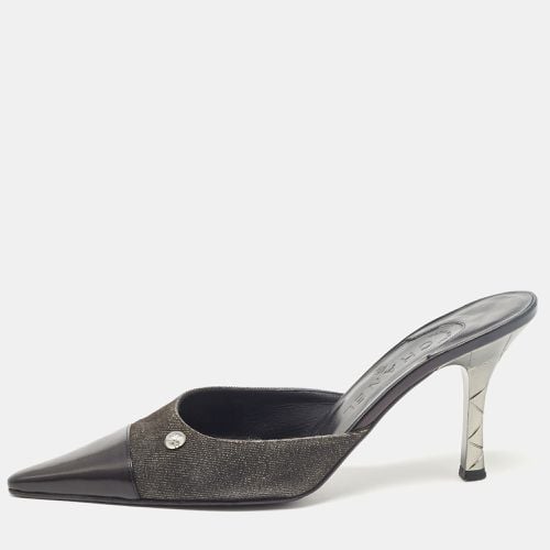 Leather and Canvas Pointed Toe Mules Size 39.5 - Chanel - Modalova