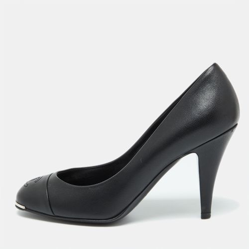 Leather Metal Toe Pumps Size 37 - Chanel - Modalova