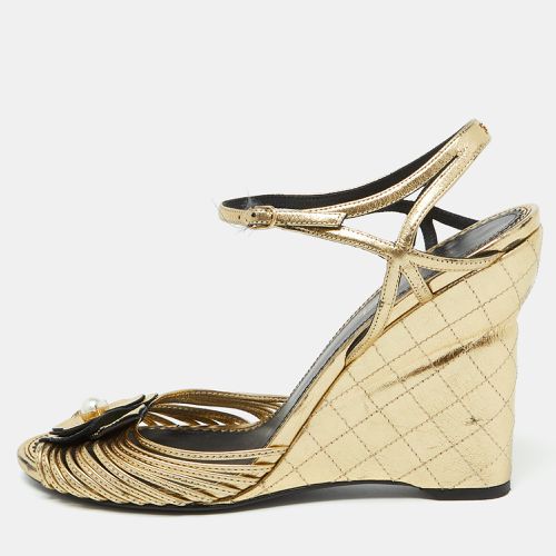 Leather Camelia Ankle Strap Wedge Sandals Size 40 - Chanel - Modalova