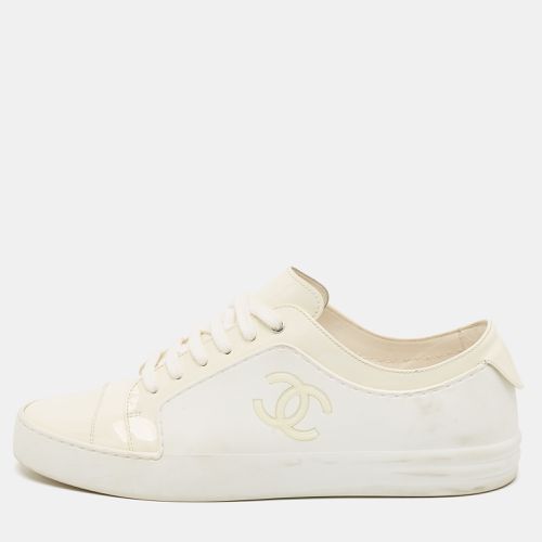 Cream Rubber and Leather CC Low Top Sneakers Size 40 - Chanel - Modalova