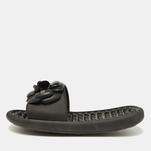 Textured Rubber CC Camellia Flat Slides Size 36 - Chanel - Modalova