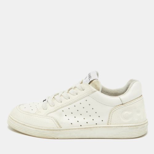 Perforated Leather CC Low Top Sneakers Size 39.5 - Chanel - Modalova