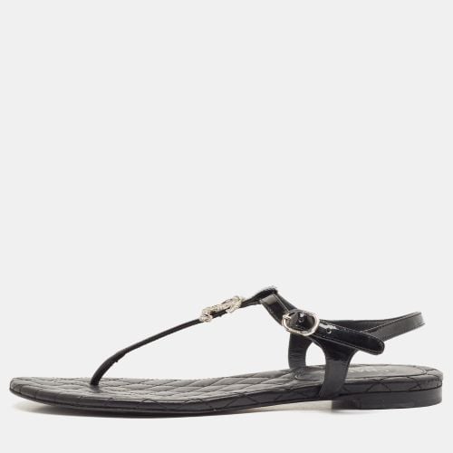 Patent and Leather CC Pearl Embellished Flat Thong Sandals Size 38 - Chanel - Modalova