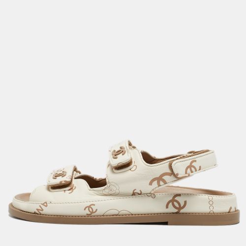 Beige Leather CC Logo Dad Flat Sandals Size 40 - Chanel - Modalova