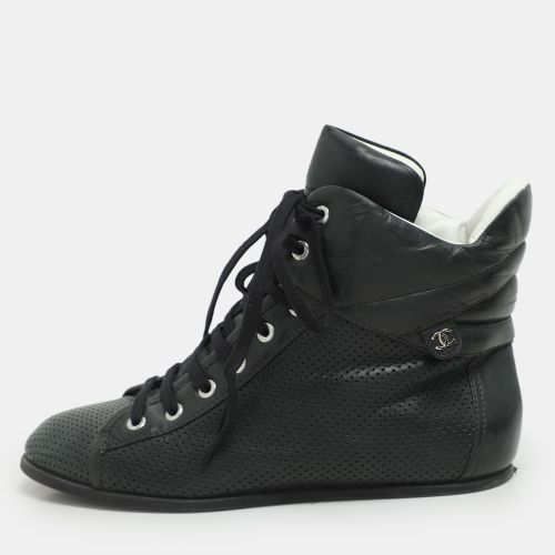 Dark Perforated Leather CC High Top Sneakers Size 38 - Chanel - Modalova