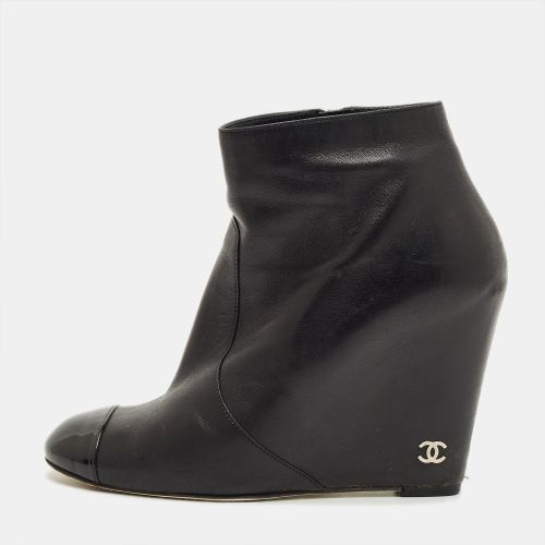 Leather CC Cap Toe Wedge Boots Size 39 - Chanel - Modalova