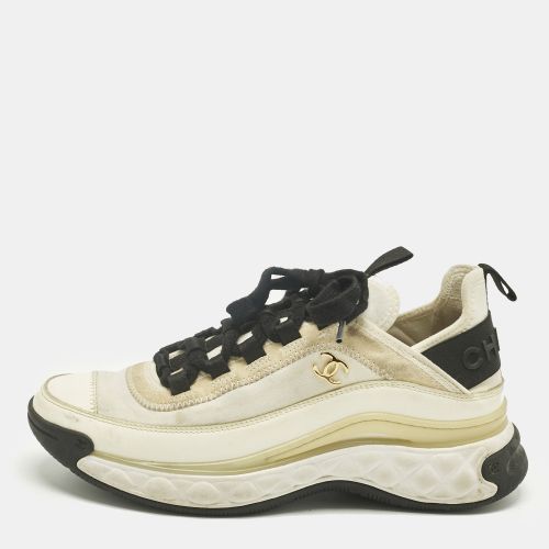 White Fabric and Leather CC Lace Up Sneakers Size 36.5 - Chanel - Modalova