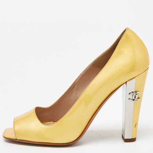 Patent Leather CC Open Toe Pumps Size 38 - Chanel - Modalova