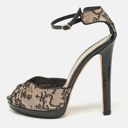 Black Lace and Patent Leather Peep Toe Pumps Size 40 - Alexander McQueen - Modalova