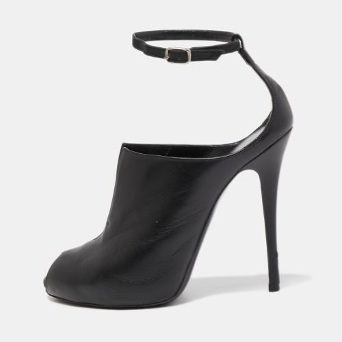 Leather Cutout Ankle Strap Boots Size 38 - Alexander McQueen - Modalova