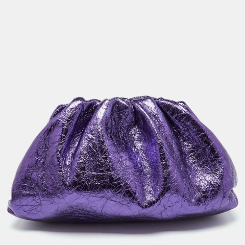 Metallic Crinkled Leather Classic Pouch Clutch - Bottega Veneta - Modalova