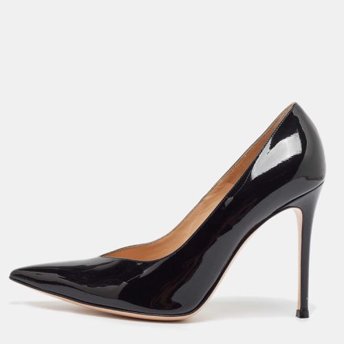 Patent Leather Pointed Toe Pumps Size 38.5 - Gianvito Rossi - Modalova