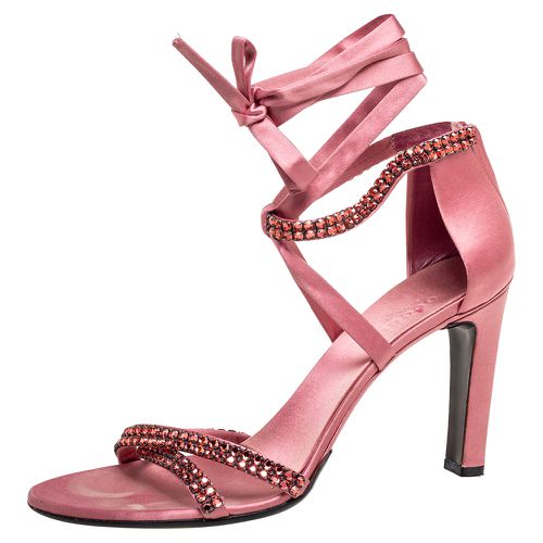 Satin Crystal Embellished Ankle Wrap Sandals Size 38.5 - Gucci - Modalova