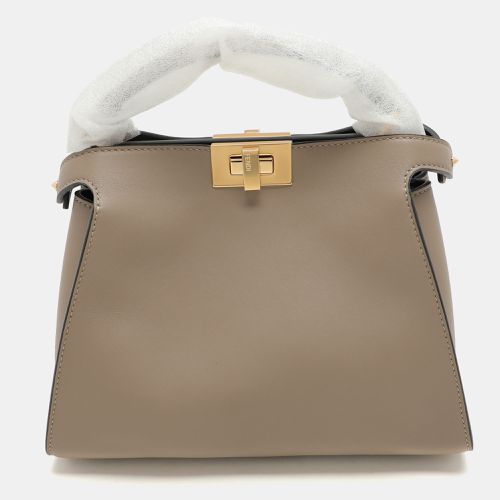 Leather Peekaboo Iconic Essentially Top Handle Bag - Fendi - Modalova