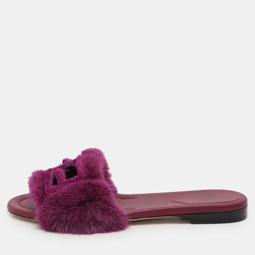 Mink Fur Baguette Slide Sandals Size 37 - Fendi - Modalova