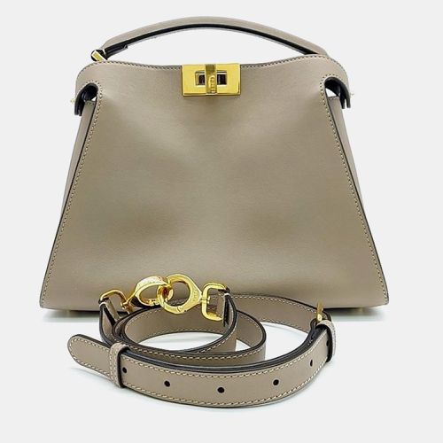 Vitello Tahiti Burro Medium Peekaboo Iconic Essentially Satchel Bag - Fendi - Modalova