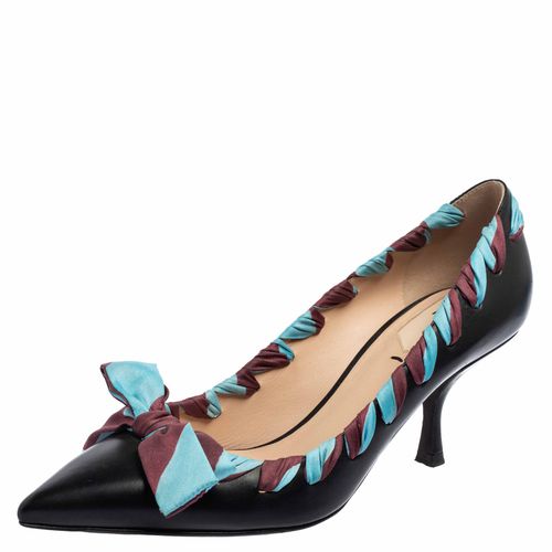 Leather And Woven Fabric Bow Pointed-Toe Pumps Size 38 - Fendi - Modalova