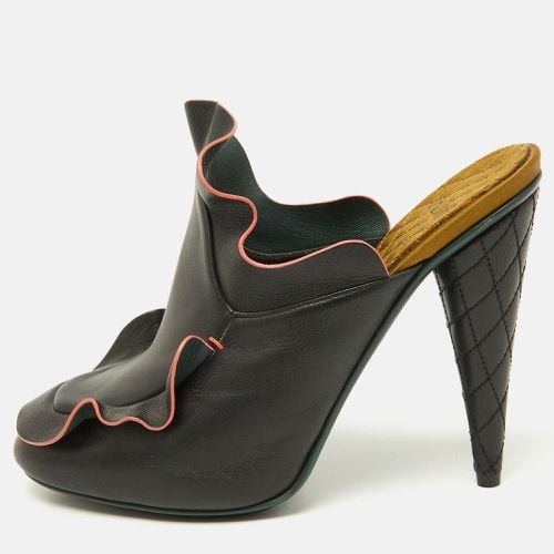 Ruffled Leather Mules Size 38.5 - Fendi - Modalova