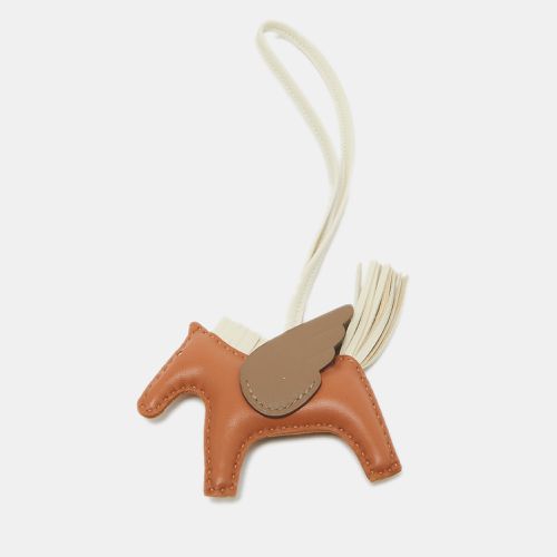 God/Etoupe/Craie Milo Leather GriGri Rodeo Pegase Bag Charm PM - Hermes - Modalova