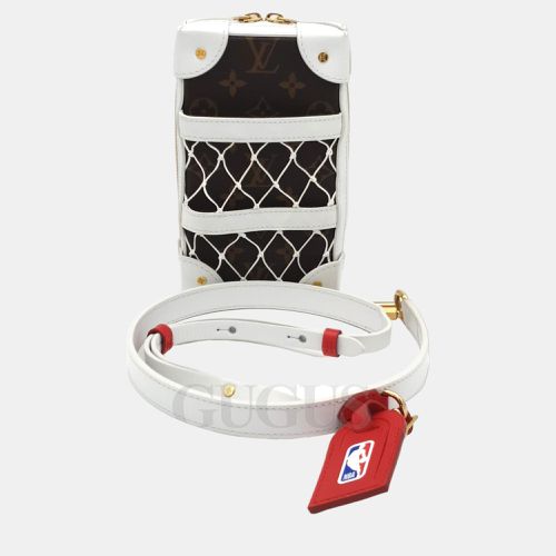 X NBA Monogram Soft Trunk Phone Box - Louis Vuitton - Modalova