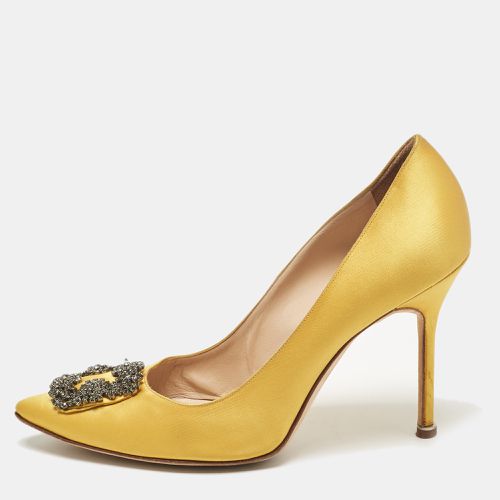 Satin Hangisi Pumps Size 42 - Manolo Blahnik - Modalova