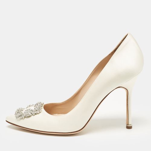 Ivory Satin Hangisi Pumps Size 40.5 - Manolo Blahnik - Modalova