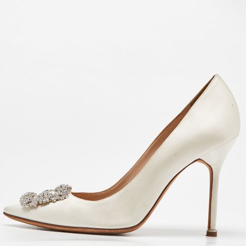 Satin Hangisi Pumps Size 39.5 - Manolo Blahnik - Modalova