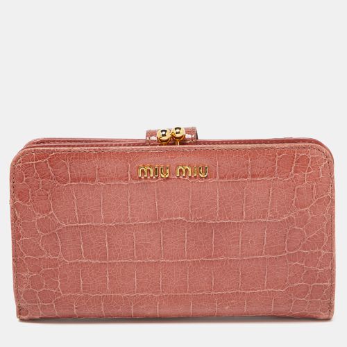 Peach Croc Embossed Leather Twisted Lock Wallet - Miu Miu - Modalova