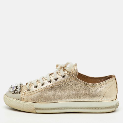 Leather Crystal Embellished Cap Toe Low Top Sneakers Size 39 - Miu Miu - Modalova