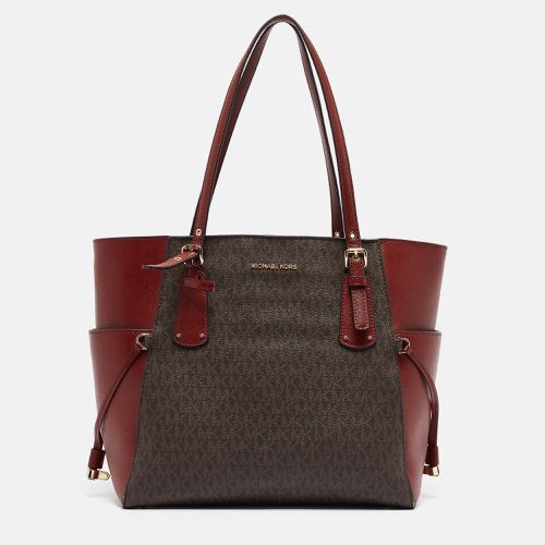 Brown Signature Coated Canvas and Leather Voyager East West Tote - Michael Kors - Modalova