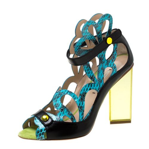 Laser Cut Python Embossed and Leather Mirror Block Heels Sandals Size 39 - Nicholas Kirkwood - Modalova